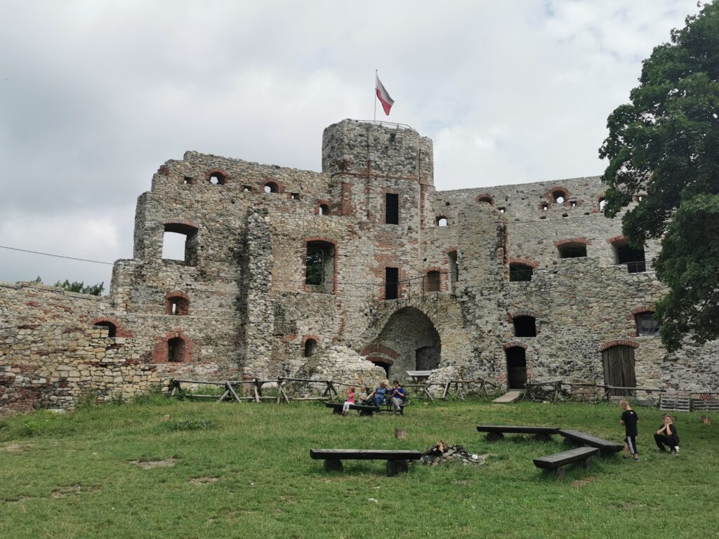 Na włościach Potockich w Tenczynku